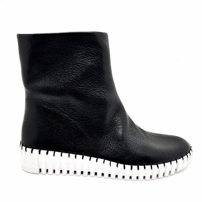 9010 Women’s boots